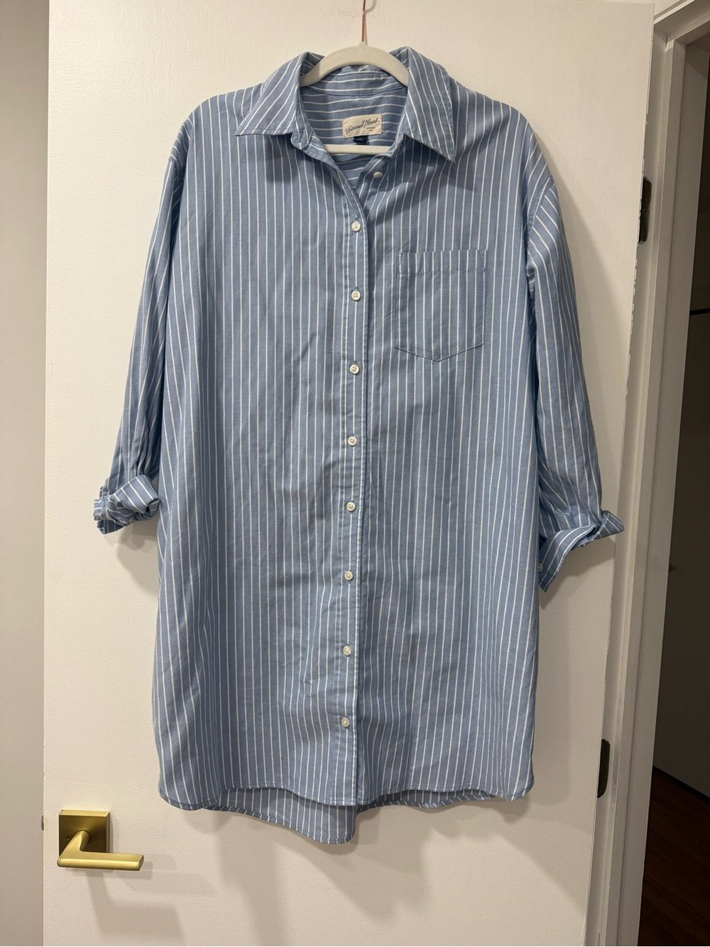 Universal Thread Blue & White Vertical Stripe Button-Down Shirt
